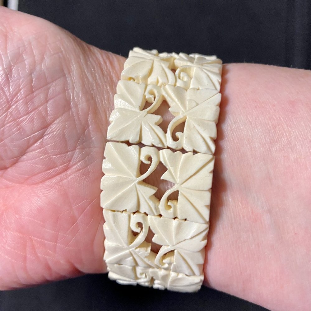 Hand carved Animal Bone stretch bracelet